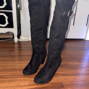 Elegant Black Knee-High Boots